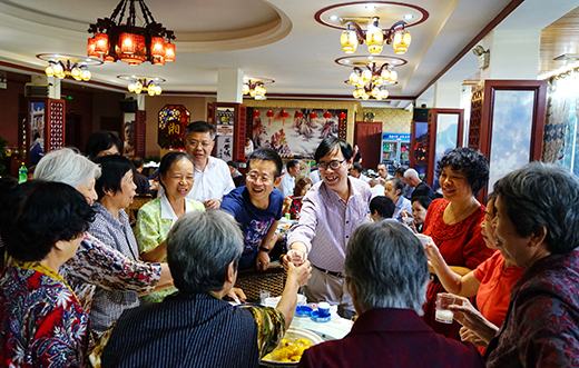 白云山盈康藥業(yè)開(kāi)展重陽(yáng)節(jié)愛(ài)老敬老活動(dòng)