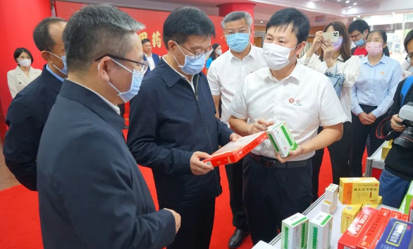 白云山盈康參加2022年“全國安全用藥月”廣西宣傳活動啟動儀式