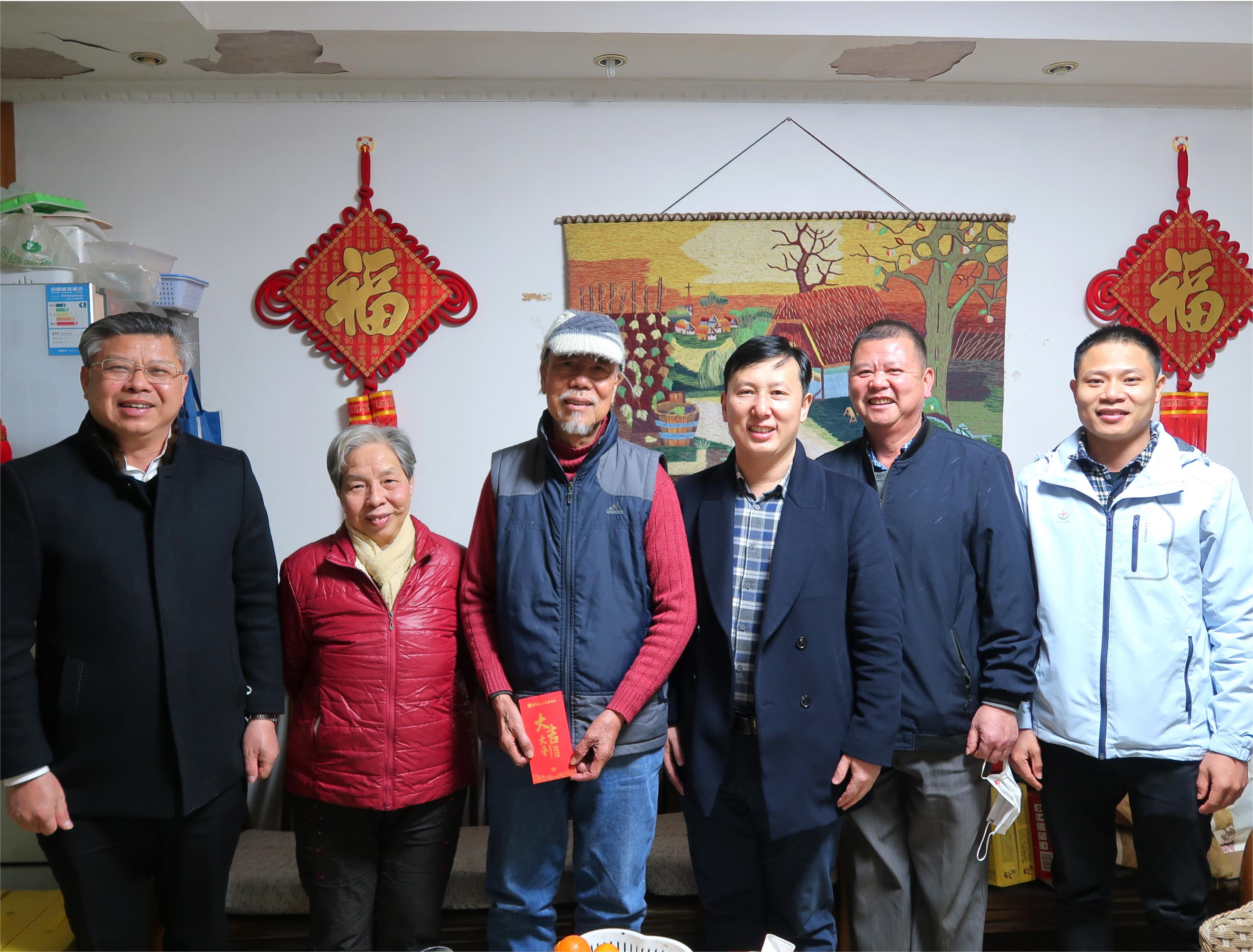 白云山盈康開展春節(jié)前走訪慰問活動